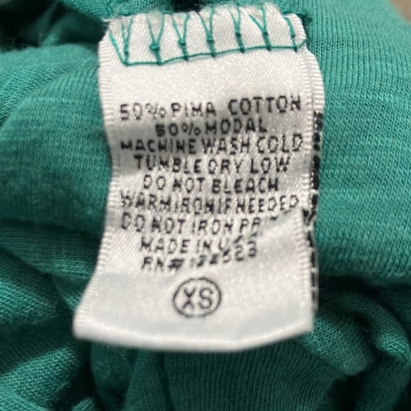 Truly Madly Deeply Urban Outfitters V-Neck Slub T-Shirt Size XS - Picture 5 of 6